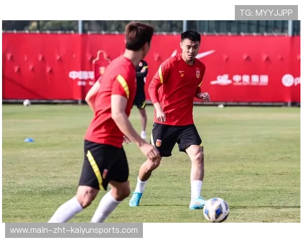 年轻中场在训练赛中多次策动进攻，战术价值被放大