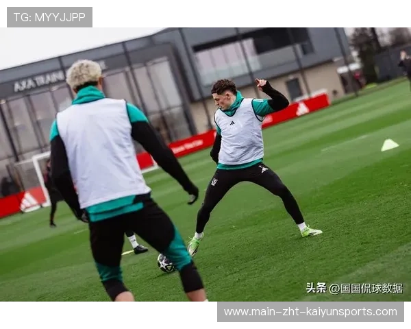 加拉塔萨雷女足杨莉娜回追抢断，边路攻防一体